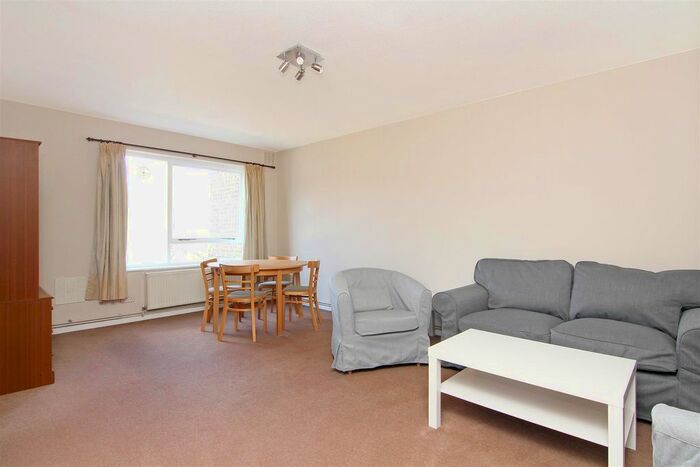 2 Bedroom Flat To Rent In Weimar Street, London, SW15
