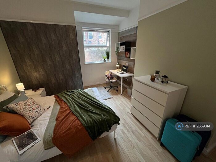 2 Bedroom Flat To Rent In Penny Lane, Liverpool, L18