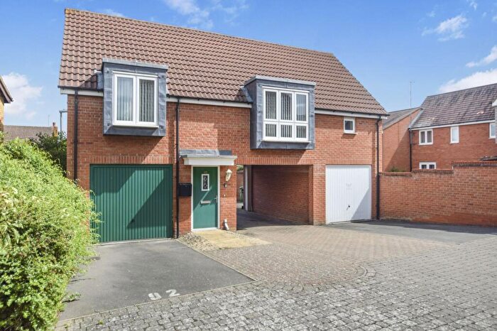 2 Bedroom Coach House For Sale In Cromwell Drive, Huntingdon, PE29