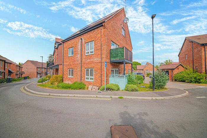 2 Bedroom Apartment For Sale In Samuel Jarvis Avenue, Fair Oak, Eastleigh, SO50