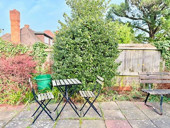 2 Bedroom Maisonette To Rent In London Road, Sutton, SM3