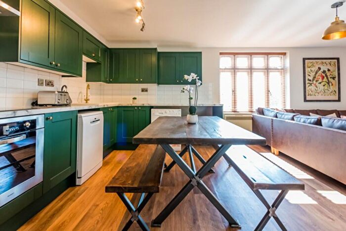 8 Bedroom Flat To Rent In St Hilds Lane, DH1