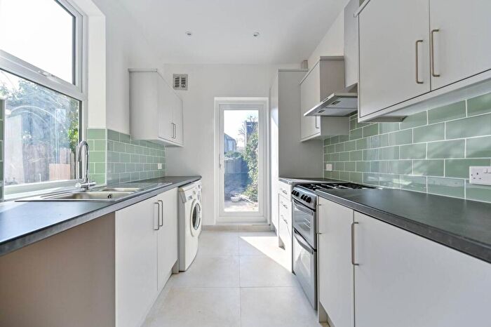 3 Bedroom Flat To Rent In Coombe Gardens, New Malden, KT3