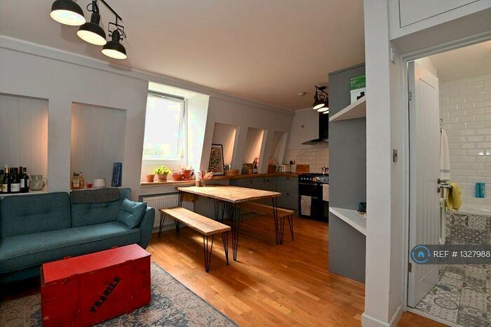 2 Bedroom Flat To Rent In Trinity Road, London, N22