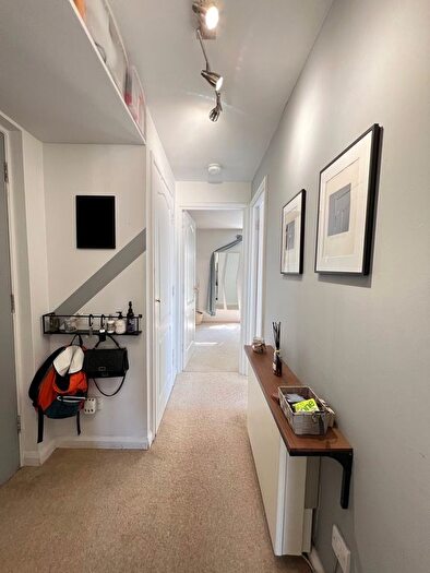 1 Bedroom Flat To Rent In Swynford Gardens, Hendon, London, NW4