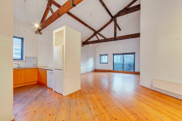 4 Bedroom Town House To Rent In Burghley Road, London, NW5