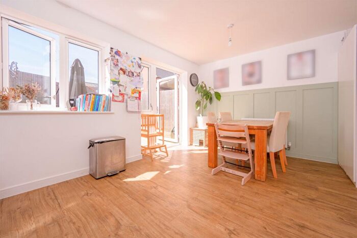 3 Bedroom Semi-Detached House For Sale In Venus Avenue, Barton Seagrave, Kettering, NN15