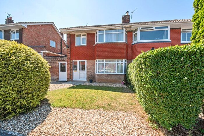 3 Bedroom Semi Detached House For Sale In Buckingham Road, Lawn, Swindon, SN3