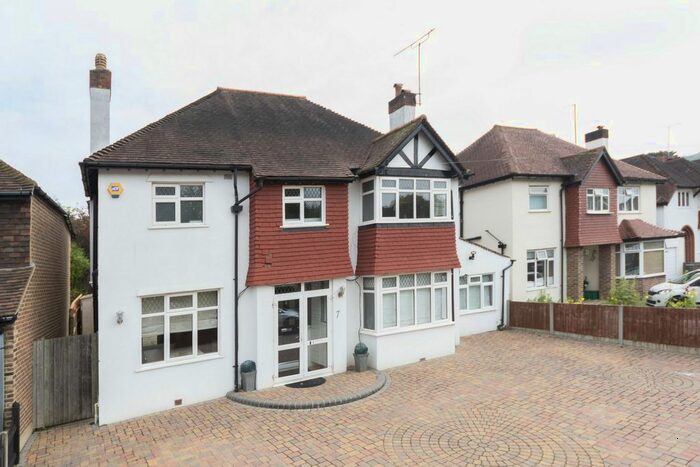 5 Bedroom Detached House To Rent In Essenden Road, Sanderstead, CR2