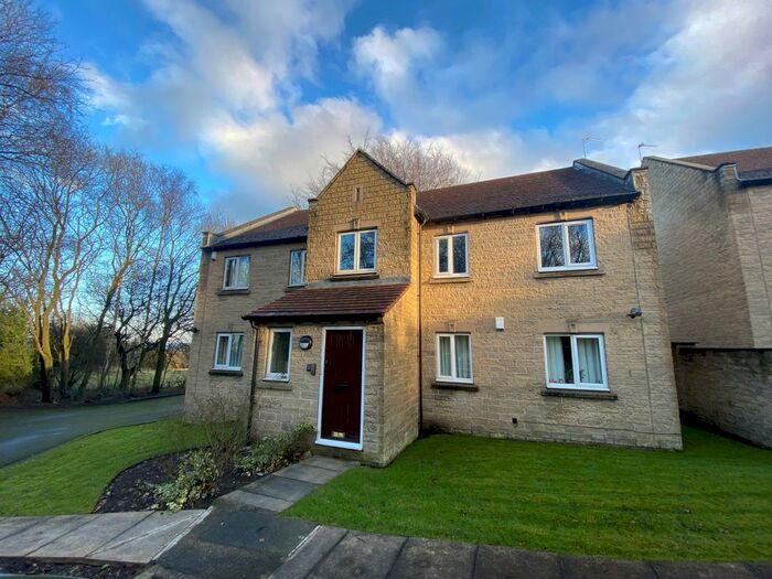 2 Bedroom Flat To Rent In Hilton Court, Bramhope, Leeds, LS16