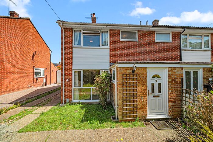 3 Bedroom Semi Detached House For Sale In Addlestone, Surrey, KT15