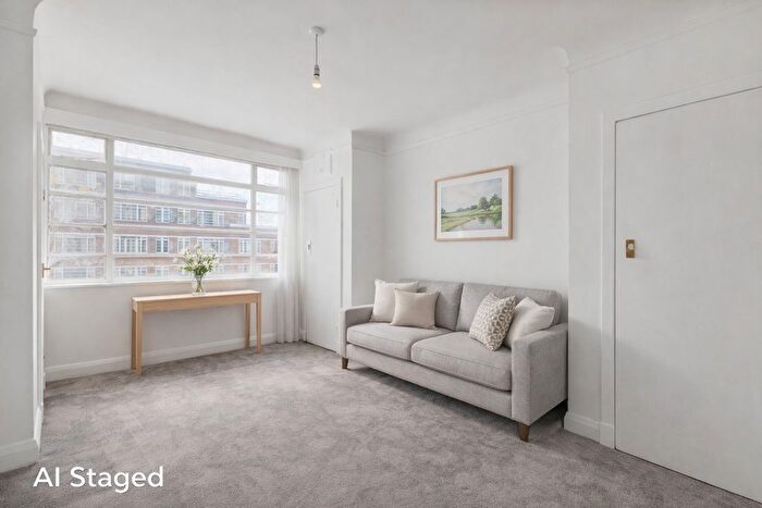 Studio For Sale In Balham High Road, London, SW17