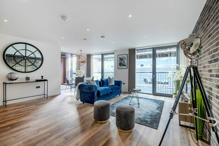 3 Bedroom Flat To Rent In Hepscott Road, London, E9