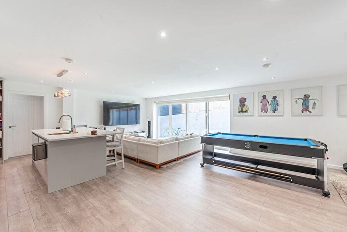 5 Bedroom Detached House For Sale In Little Potters, Bushey, WD23