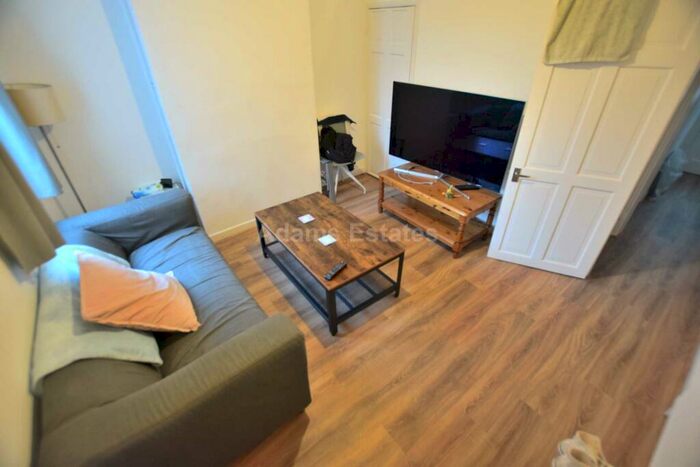 3 Bedroom Terraced House To Rent In Blenheim Gardens, Reading, RG1