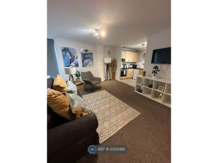 1 Bedroom Flat To Rent In Clarendon House, Northampton, NN1