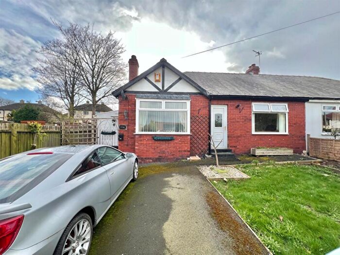 2 Bedroom Semi-Detached Bungalow For Sale In Fleminghouse Lane, Huddersfield, HD5