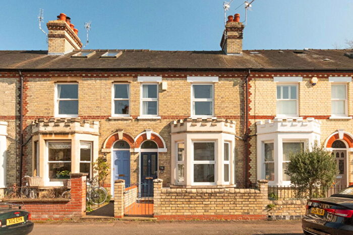 3 Bedroom Terraced House For Sale In Kimberley Road, Cambridge, CB4
