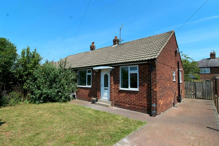 2 Bedroom Bungalow To Rent In St Johns Walk, Harrogate, HG1