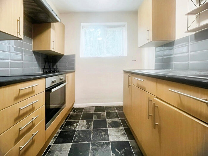 2 Bedroom Apartment To Rent In Laindon West, Basildon, SS15