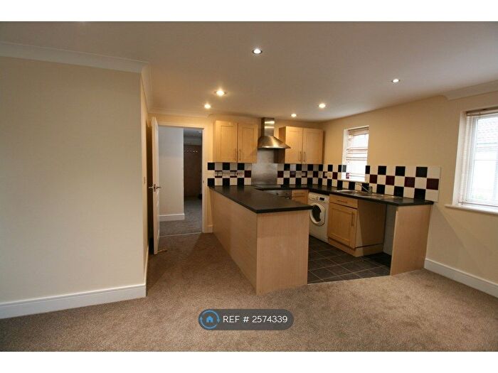 2 Bedroom Flat To Rent In Weetmans Drive, Colchester, CO4