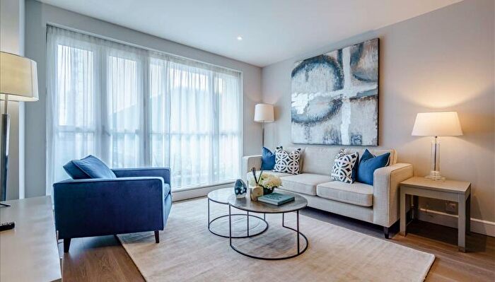 2 Bedroom Apartment To Rent In Circus Apartment, Canary Wharf, London, E14