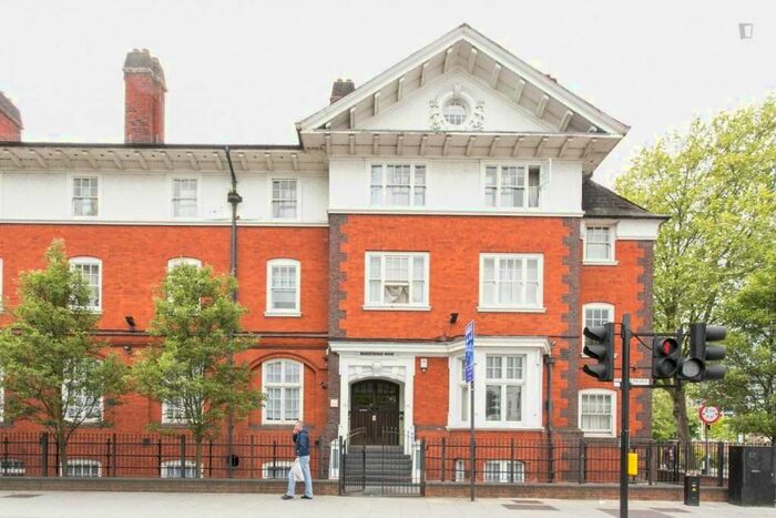 Studio To Rent In Fulham Palace Road, Fulham, London W6