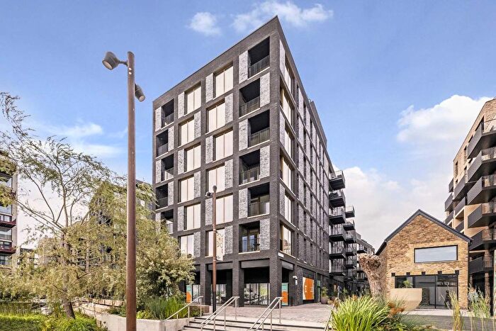 1 Bedroom Flat To Rent In West Bradbury Yard, Brentford, TW8