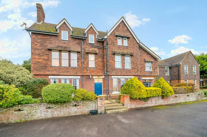 2 Bedroom Flat For Sale In Burton Park Road, Petworth, GU28