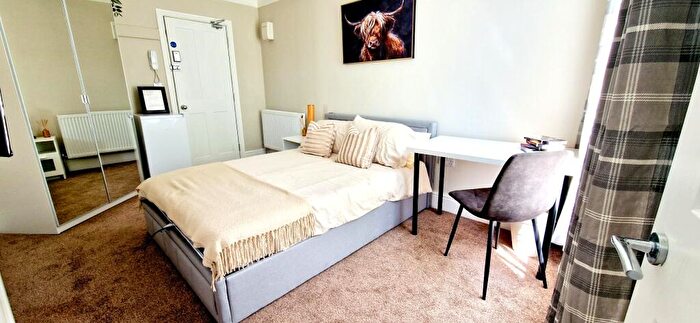 Terraced House To Rent In Gravesend, Kent, DA12