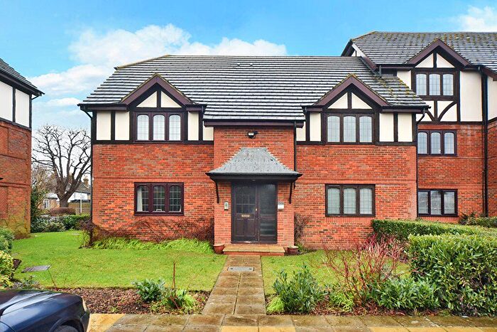 1 Bedroom Apartment To Rent In St Peters Court, High Street, KT8