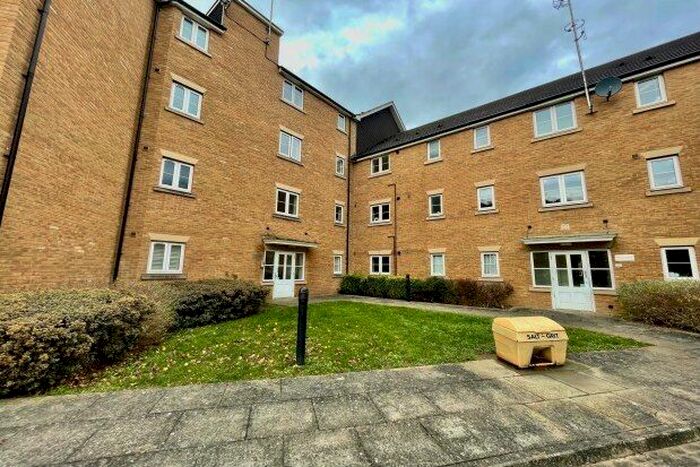 2 Bedroom Flat To Rent In Whitehead Drive, Rochester, ME2