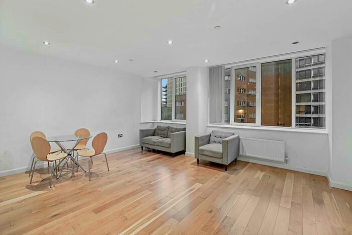 2 Bedroom Flat To Rent In Emerald House, Lansdowne Road, Croydon, Surrey, CR0