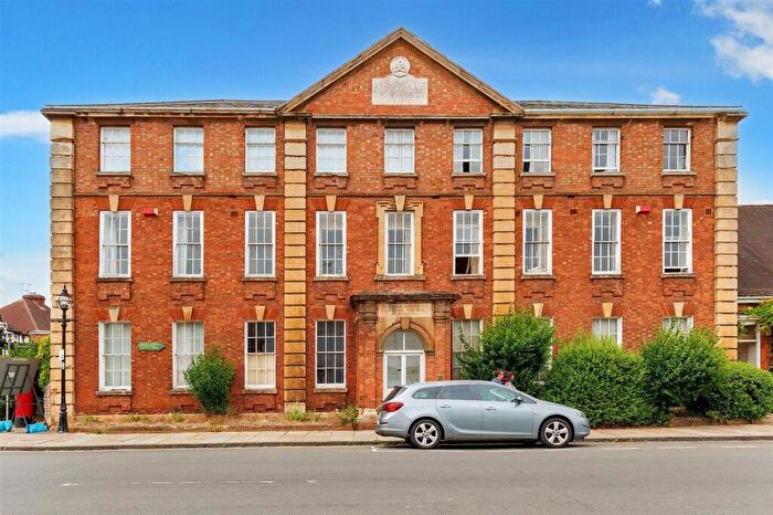 1 Bedroom Flat For Sale In Church Street, Trinity College Church Street, CV37