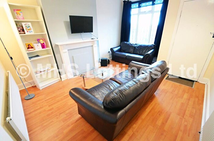4 Bedroom Terraced House To Rent In Hartley Grove, Leeds, LS6