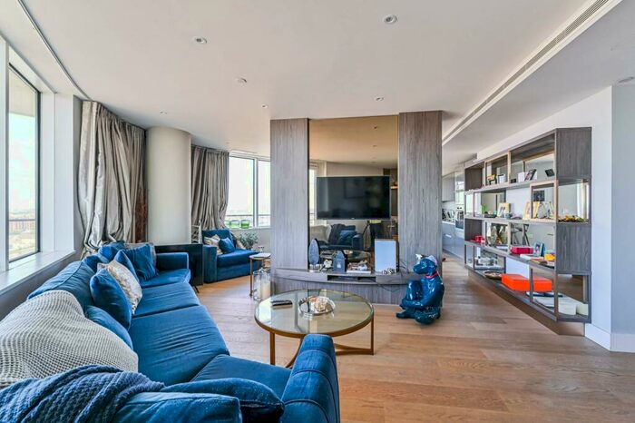 2 Bedroom Flat To Rent In Lombard Wharf, Lombard Road, Battersea Square, London, SW11