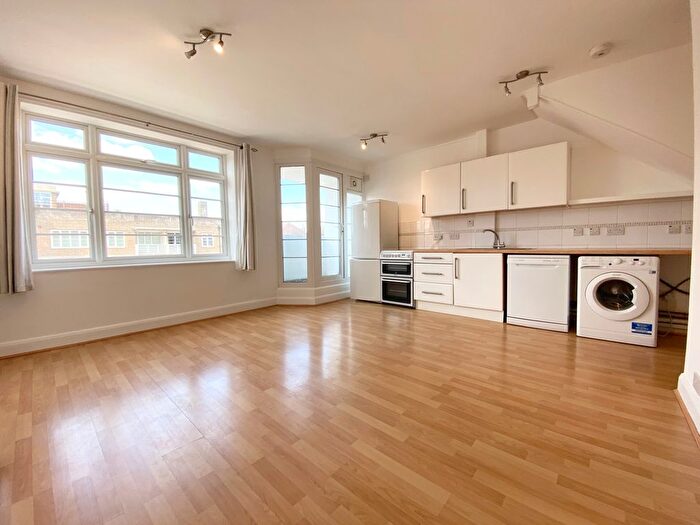 4 Bedroom Maisonette To Rent In Goring Road, Goring-By-Sea, Worthing, BN12