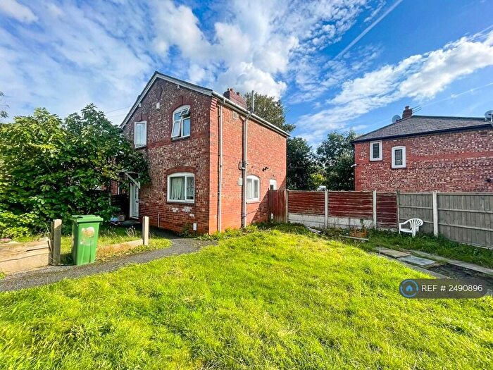 3 Bedroom Semi-Detached House To Rent In Abergele Road, Manchester, M14