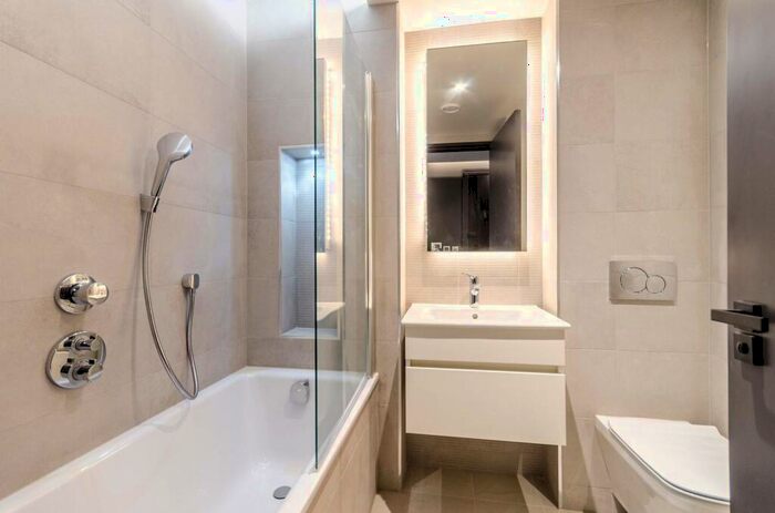 1 Bedroom Flat For Sale In Independents Road, Blackheath, London, SE3