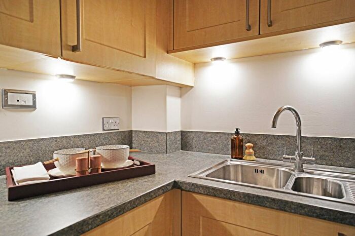 2 Bedroom Apartment For Sale In Station Road, Dorridge, B93