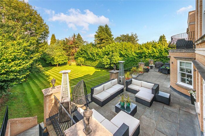 7 Bedroom Detached House For Sale In Newlands Avenue, Radlett, Hertfordshire, WD7
