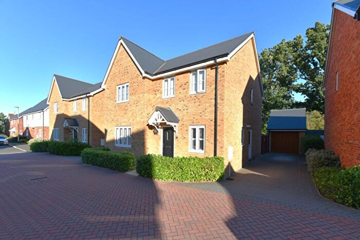 4 Bedroom Detached House For Sale In Park Close, Fenstanton, PE28
