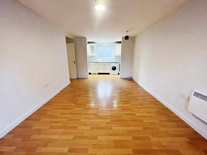 2 Bedroom Flat To Rent In Coniston Avenue, Purfleet, RM19