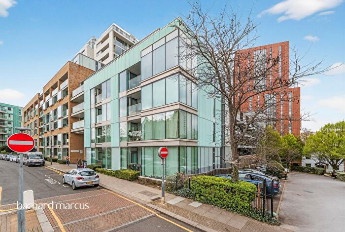 2 Bedroom Flat For Sale In Spectrum Way, London, SW18
