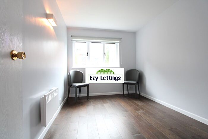 2 Bedroom Flat To Rent In St. Christophers Gardens, Thornton Heath, CR7