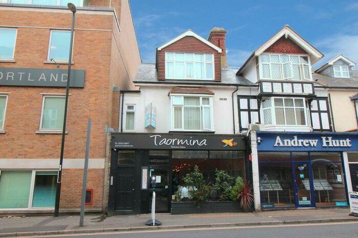 Flat To Rent In High Street, Crawley, RH10