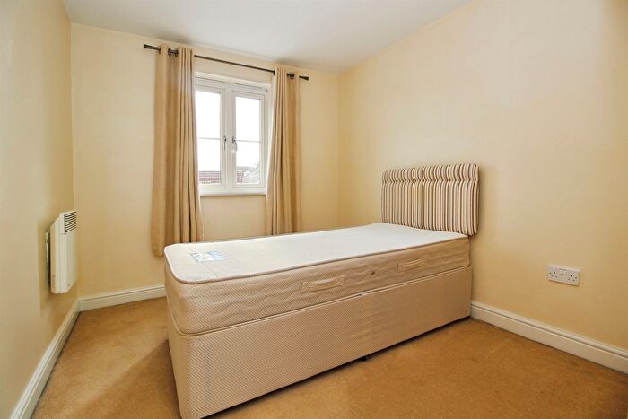 2 Bedroom Flat For Sale In Constable Drive, Ossett, WF5