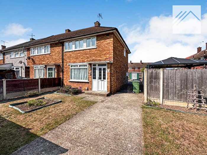 2 Bedroom Semi-Detached House For Sale In Anton Road, South Ockendon, RM15