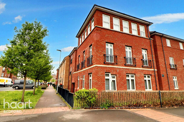 2 Bedroom Flat For Sale In Carmichael Drive, Bedford, MK42