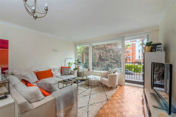 3 Bedroom Flat To Rent In Manor Gate, St Johns Avenue, Putney, London, SW15